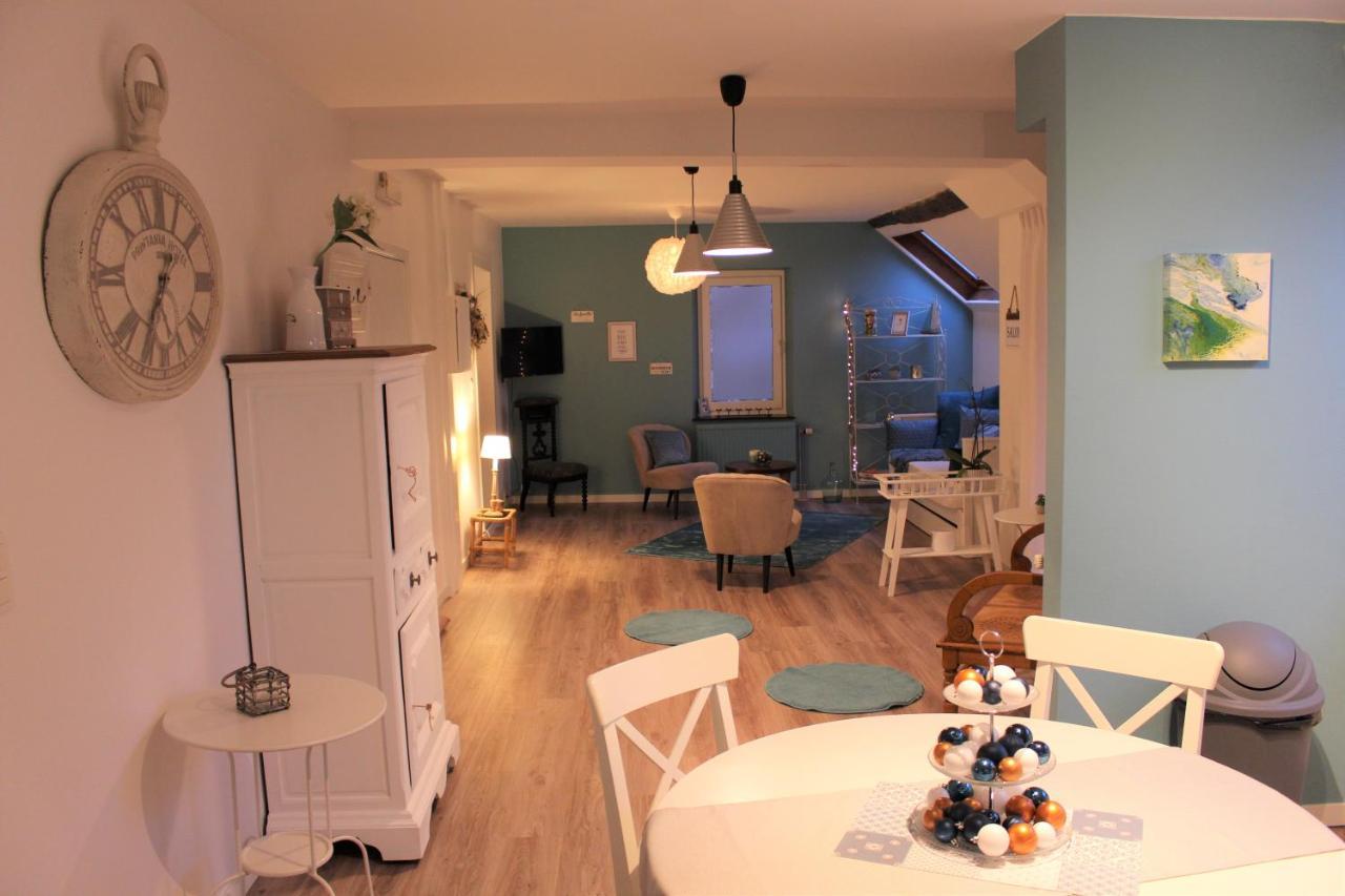 Logis Le P'Tit Rouillon Au Rythme De La Meuse Apartment Annevoie-Rouillon Bagian luar foto